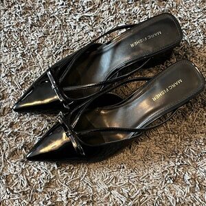 🖤 ⭐️NEW Marc Fisher Womens

Black Patent Leather Bow Slingback Mules Heels 11